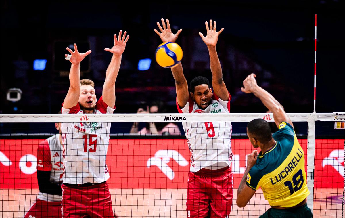 liga narodov, zaključni turnir - Poljska : Brazilija | Poljska reprezentanca je na drugi četrtfinalni tekmi zaključnega turnirja lige narodov v Lodžu premagala Brazilijo s 3:1 (-18, 23, 22, 16). | Foto Volleyball World