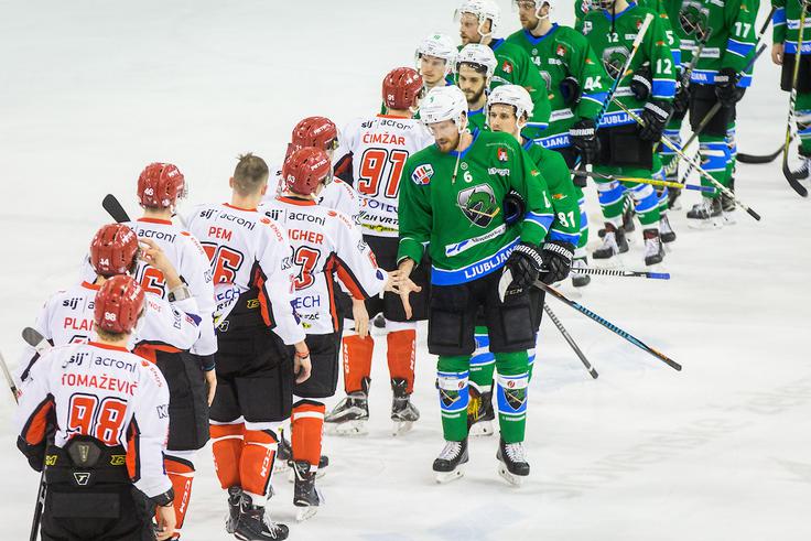 Jeseničane čaka še finalna serija za naslov državnega prvaka proti Olimpiji. Večna tekmeca sta se pomerila že v četrtfinalu Alpske lige, ko so s 4:0 v zmagah napredovali železarji. | Foto: Žiga Zupan/Sportida