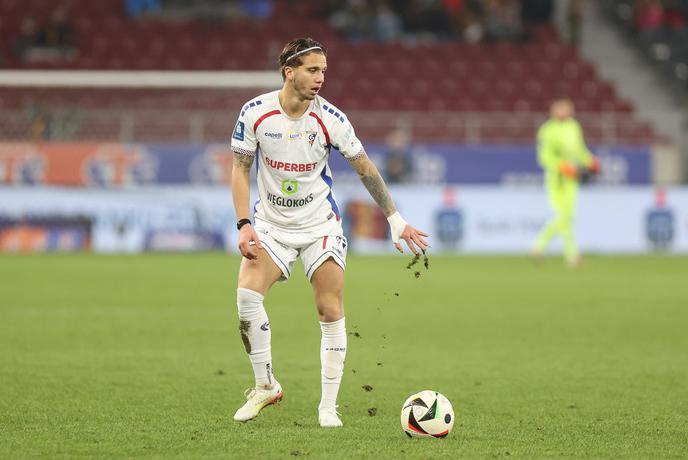 Luka Zahović se seli, Aleš Arnol ostaja