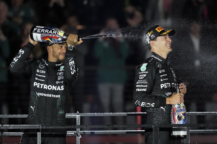 F1 Vegas George Russell Lewis Hamilton Lewis Hamilton in George Russell. 60. dvojna zmaga za Mercedes. | Foto: Guliverimage