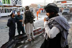 V napadih v Afganistanu v minulih dneh na desetine mrtvih
