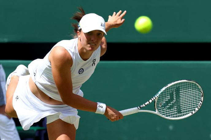 Wimbledon Iga Swiatek | Iga Swiatek je izgubila prvi niz četrtfinalnega dvoboja. | Foto Reuters
