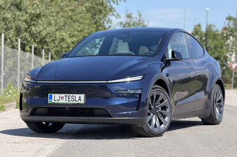 Tesla model Y: prodaja spet raste, Slovenija ni izjema. Kaj prinaša dodatek dveh sedežev?