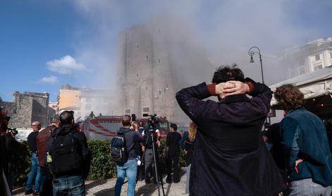 Med obnovo se je porušil del srednjeveškega stolpa v Rimu