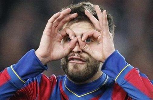 Pique podaljšal z Barcelono