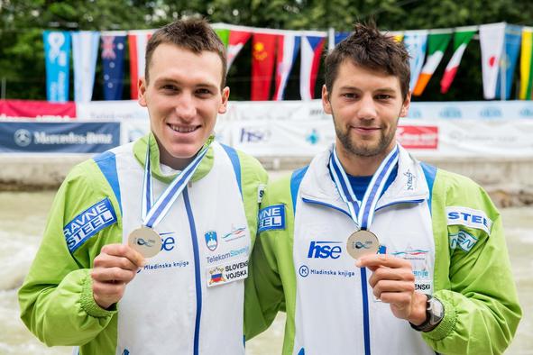 Slovenski dvojec nadaljuje sanjsko sezono, v Tacnu tokrat drugi