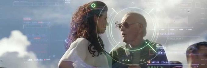 V Varuhih galaksije je Lee upodobil starejšega gospoda, ki se na planetu Xandar zaplete v pogovor s precej mlajšo žensko. Ko ju Raketa opazi na svoji napravi za oddaljeno opazovanje, zajedljivo pripomni: "Kje imaš pa ženo, starec?" • V nedeljo, 18. 11., ob 12.05 na HBO.* │ Tudi na HBO OD/GO.

 | Foto: 