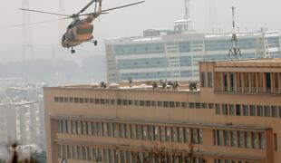 Islamisti, oblečeni v zdravniške halje, napadli bolnišnico. 30 mrtvih. #video