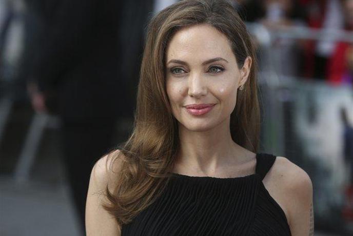 Angelina spet režiserka vojnega filma