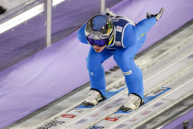 Vse boljše skoke kaže tudi Peter Prevc, kar je dober obet pred zimskimi olimpijskim igrami v Pekingu. | Foto: AP / Guliverimage