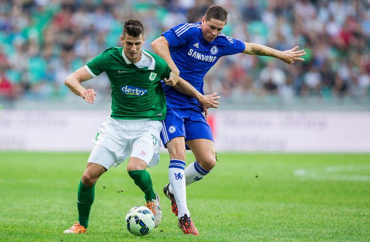 V dresu Olimpije se je tako pred osmimi leti v Stožicah meril s španskim zvezdnikom Fernandom Torresom (Chelsea). V prihodnji sezoni se bo poskušal z evropsko elito družiti z vijolicami. | Foto: Vid Ponikvar
