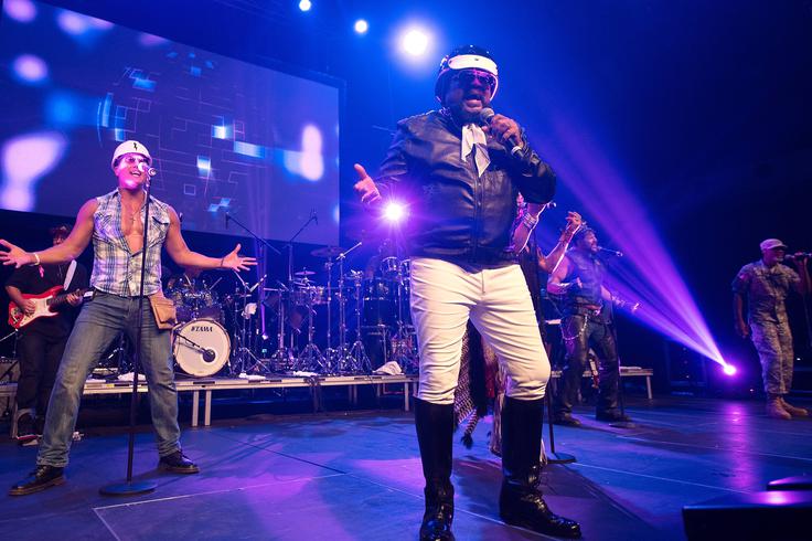 Skupina Village People je v 70. letih minulega stoletja postala svetovna znana s svojimi nastopi v kostumih, ki so upodabljali seksualizirane moške stereotipe. | Foto: Guliverimage