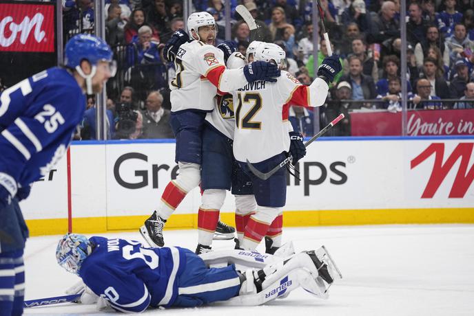 Prvaki kot zadnji v polfinale lige NHL