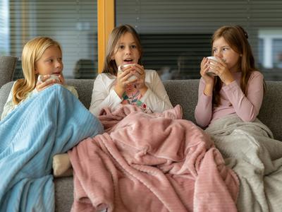 Zakaj je odeja popolno praznično darilo prav za vsakogar?