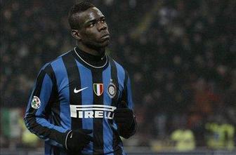 Balotelli namesto v Londonu v Milanu