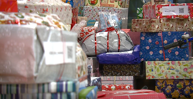 Številni otroci iz družin v stiski se bodo tudi letos razveselili darila. | Foto: Planet TV