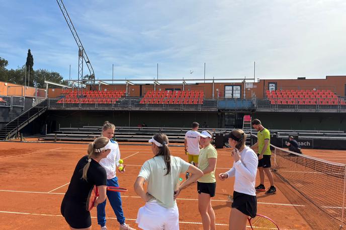 tenis, BJK | Slovenke se pripravljajo na finalni dvoboj kvalifikacij proti Špankam. | Foto Teniška zveza Slovenije