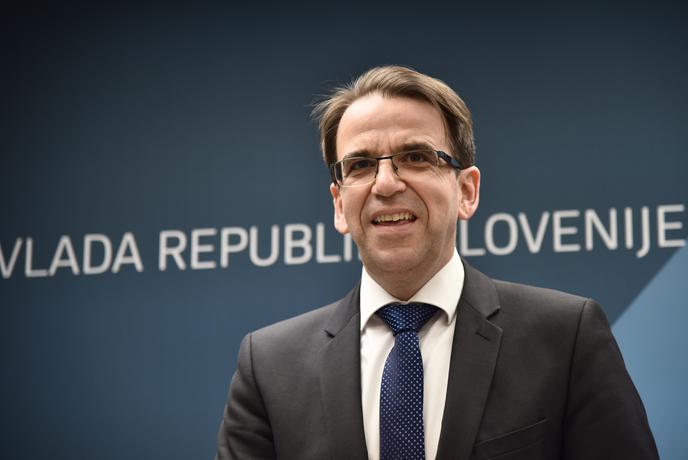 Zaradi pogajanj z javnim sektorjem Šarec sklical koalicijski vrh