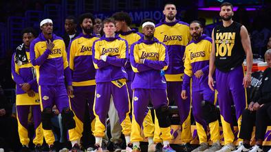 LA Lakers poletno sezono začenjajo proti Dallasu