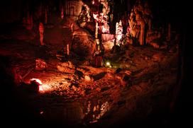 Žive jaslice v Postojnski jami