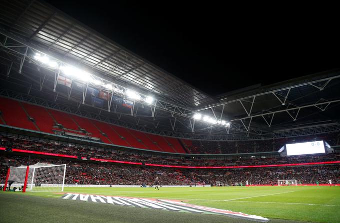 Wembley bo v nedeljo na tekmi med Anglijo in Hrvaško poln do zadnjega kotička. | Foto: Reuters