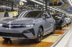 Opel potrdil razvoj nove astre, ki pa lahko poleg karavana postane tudi križanec