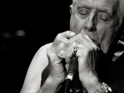 Umrla legenda blues glasbe John Mayall