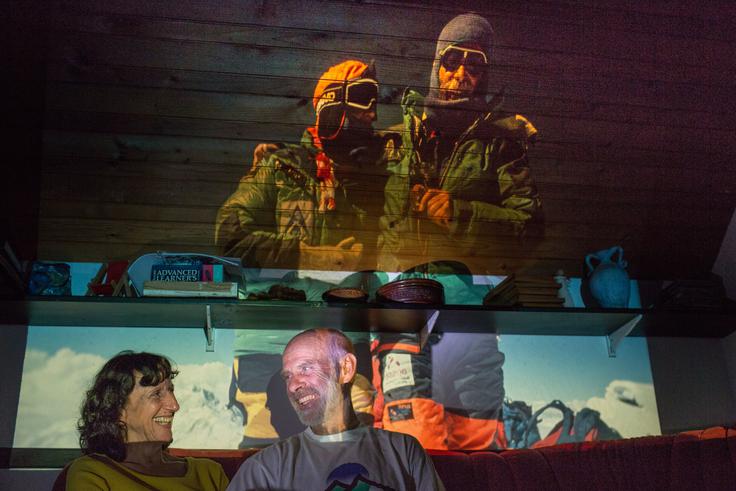 Zakonca Štremfelj sta bila prvi zakonski par, ki se je skupaj povzpel na Everest. | Foto: Klemen Korenjak