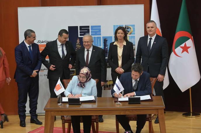 Podpis pogodbe o dobavi zemeljskega plina z družbo Sonatrach. | Foto STA
