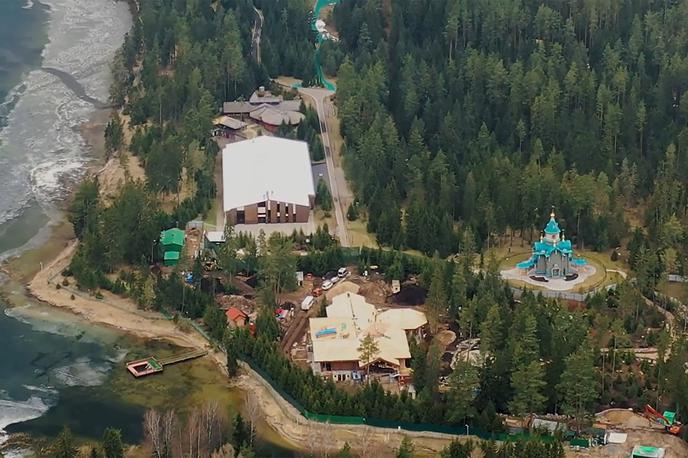 Putinova rezidenca Novgorod | Okoli kompleksa Valdaj je po uradnih informacijah stalno nameščenih med 7 in 12 sistemov zračne obrambe Pancir-S1, zaradi česar bi bil napad na rezidenco za Ukrajino ogromna potrata vojaških virov z malo ali nič možnostmi za uspeh. | Foto Profimedia