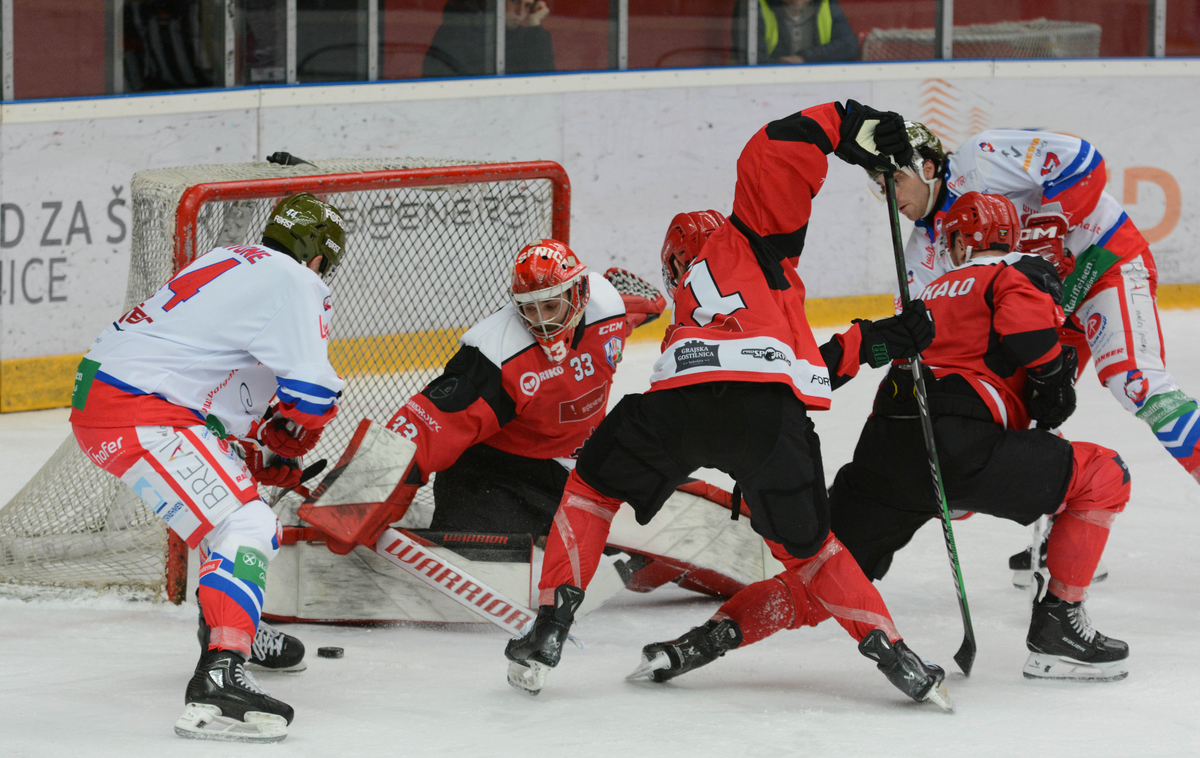 HDD Jesenice | Jeseničani gostijo Red Bull Hockey Juniors, ki trenutno zaseda drugo mesto Alpske lige. | Foto Matias Demšar