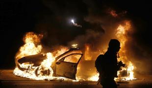 Ferguson: nasilje protestnikov hujše od pričakovanega (foto in video)