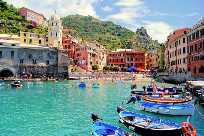 Cinque Terre, Italija - nedaleč stran najdete Portovenere, prav tako slikovito mestece, ki pa ga množični turizem še ni spoznal. | Foto: Thinkstock