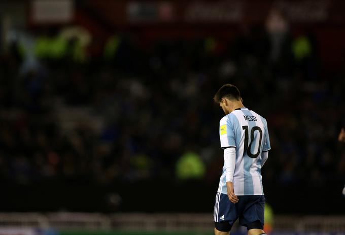 Dvakratni svetovni prvaki so brez pomoči Lionela Messija doživeli poraz proti Nigeriji. Vodili so z 2:0, na koncu pa izgubili kar z 2:4. | Foto: Reuters