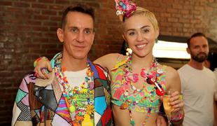 Jeremy Scott in Miley Cyrus s psihadelično revijo