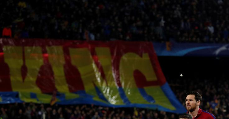"Kralj nogometa," je skupni imenovalec številnih opevanj nogometnega občinstva na njegov račun. | Foto: Reuters