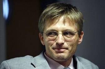 Za Jančiča imajo Janševi očitki o medijih deloma podlago v dejstvih, za Repovža očitki ne držijo