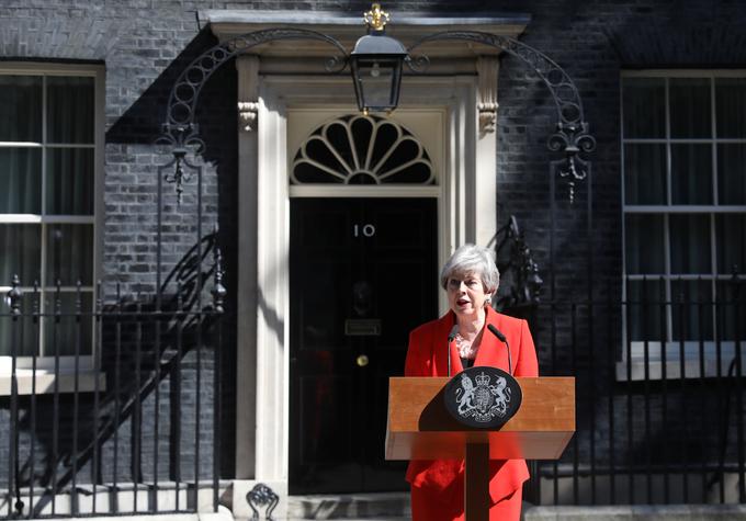 Theresa May, ki je v petek uradno odstopila s položaja britanske premierke in vodje konservativcev, bo premierske dolžnosti opravljala do imenovanja svojega naslednika. | Foto: Reuters