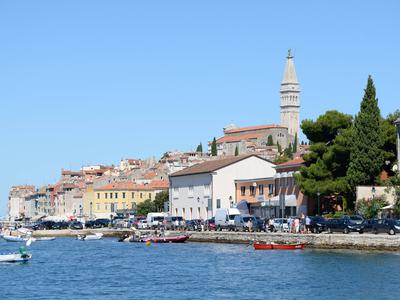 Hrvaška davčna uprava razposlala več sto tisoč odločb, pošto bodo prejeli tudi Slovenci