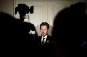 Strm padec podpore Virantovi listi