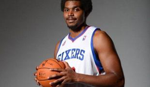 Bynum sploh ne bo zaigral za Phily, bodo zato preplačali Jeffersona?