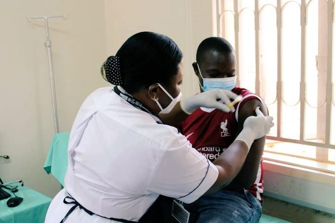 PrEPVacc, Uganda | Preizkušanje cepiva, ki je del širše pobude, imenovane PrEPVacc, se je začelo decembra 2020 s 1512 zdravimi ljudmi, starimi od 18 do 40 let, in naj bi se končalo leta 2024. | Foto omrežje X