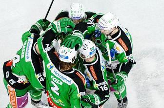 Olimpija ostaja v igri, Linz prvič klonil
