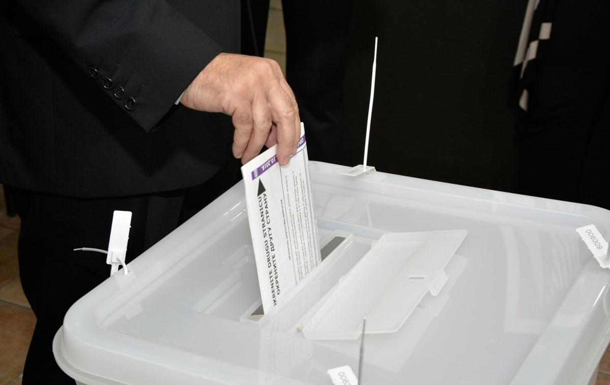 volitve, Republika Srbska, volilna skrinjica, Mostar | V SNSD so zmago Karana razglasili že pred objavo državne volilne komisije. "Ta rezultat je dokaz, da ima oblast podporo naroda," je dejal Dodik. "Hoteli so odstraniti Dodika v nepoštenem postopku, zdaj pa so dobili dva Dodika," je še dejal po poročanju sarajevskega portala Klix. | Foto Hina/STA