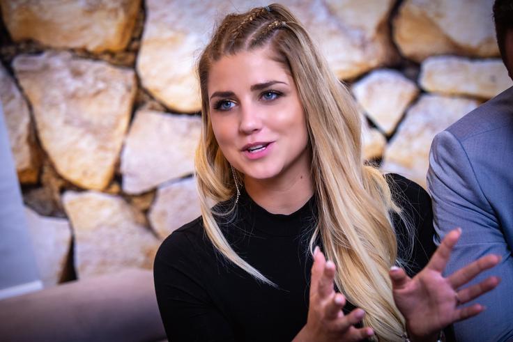 "Ko si vprašala, sem si takoj predstavljala Luko Basija na Evroviziji z angleškim komadom." | Foto: Siol.net