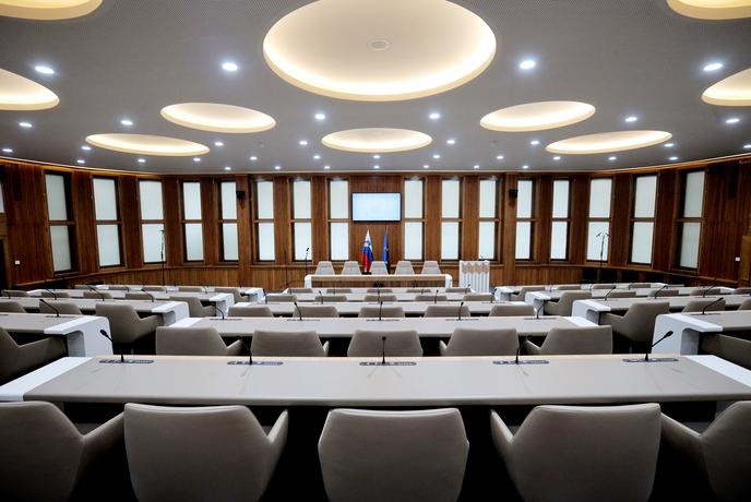 Razprava o komisiji glede Star Solar in Gen-I znova prestavljena