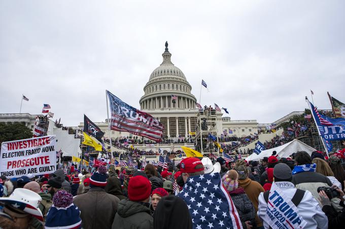 Napad Trumpovih privržencev na ameriški kongres 6 januarja 2021. | Foto: Guliverimage