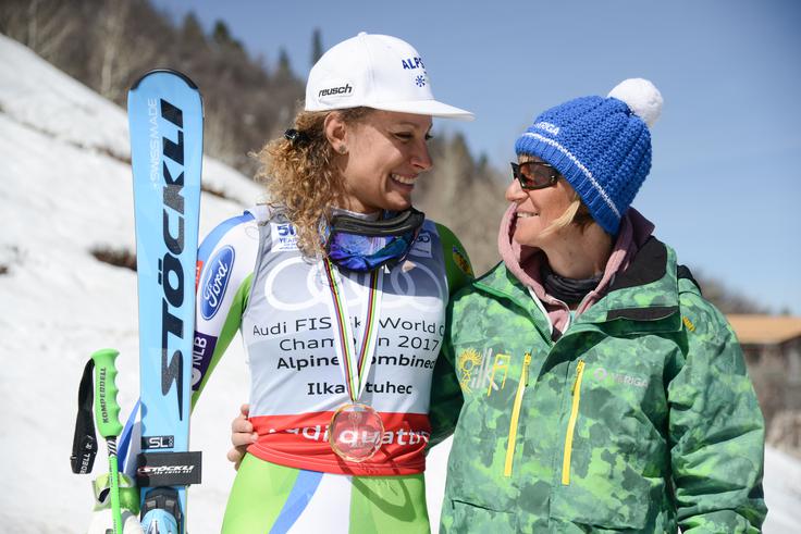 Ilka Štuhec in Darja Črnko | Foto: AP / Guliverimage