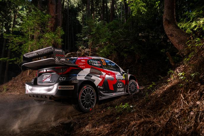 Elfyn Evans Toyota reli Japonska | Elfyn Evans je dobil tri od šestih petkovih hitrostnih preizkušenj na reliju Japonska. | Foto Red Bull Content Pool