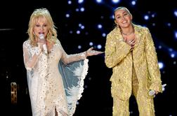 Dolly Parton in Miley Cyrus ugotovili, da sta daljni sorodnici